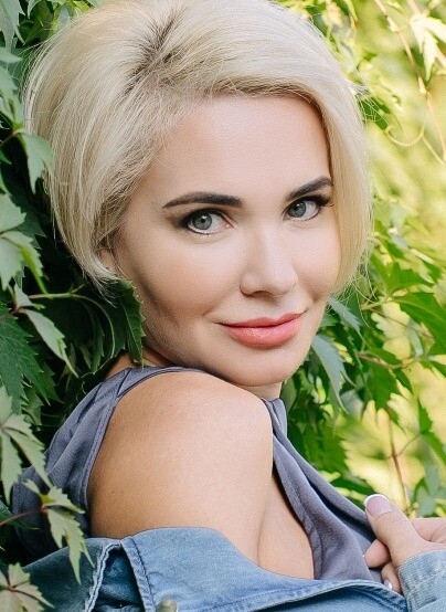 attractive Russian fiancée from city Samara Russia