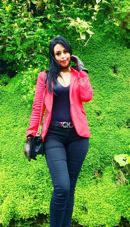 Claudia Maria  bride dating reviews