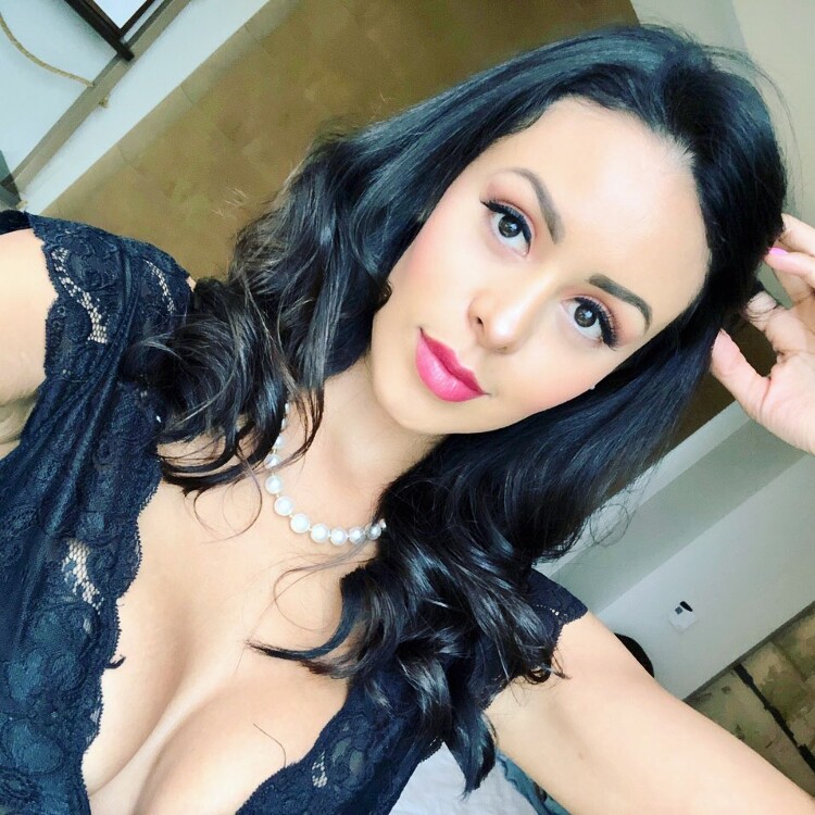 Claudia Maria  bride dating reviews
